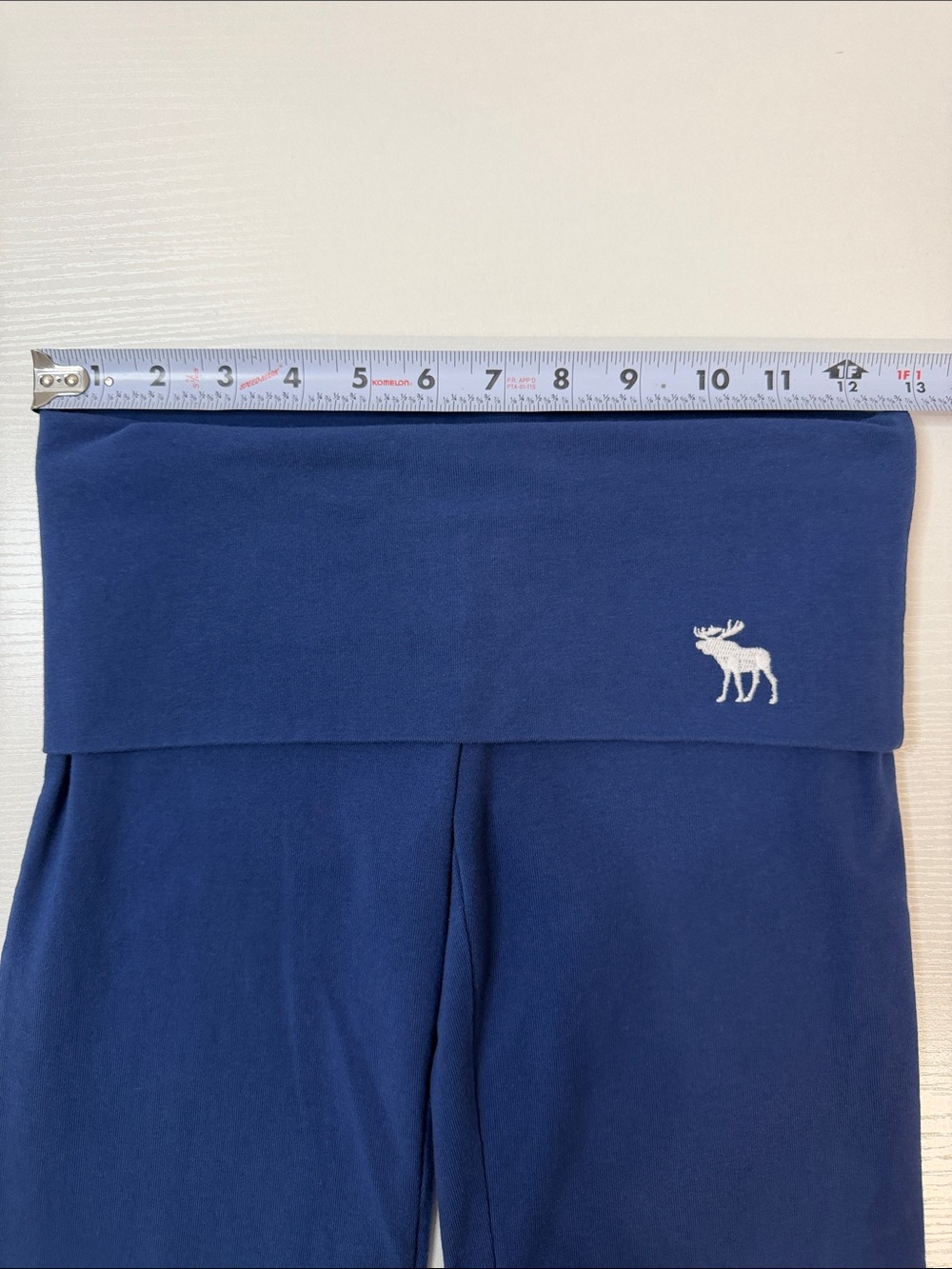 Abercrombie and Fitch Y2K Blue & White Fold Over Waistband Cropped Leggings - Picture 13 of 16